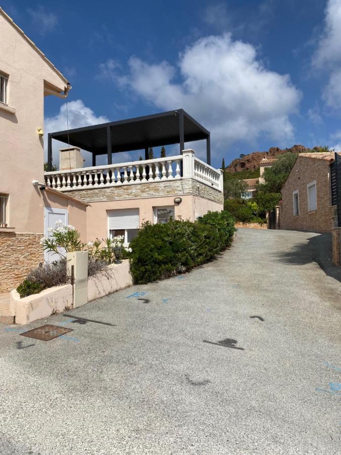 Et Son Rooftop Panoramique, Antheor, Raphael, A Pieds Saint-Raphael (Var)