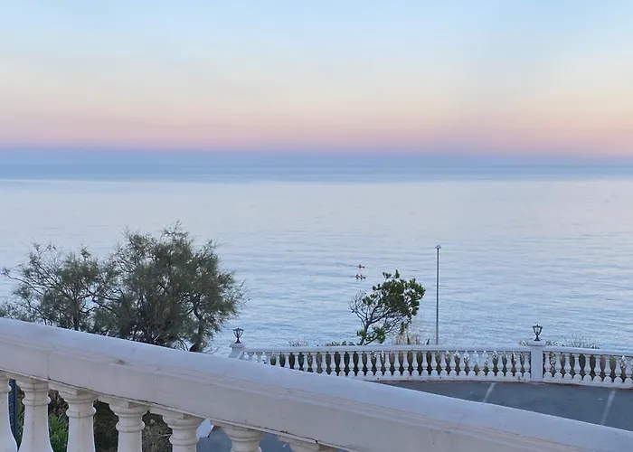 Studio Et Son Rooftop Panoramique, Antheor, Saint Raphael, Plage A Pieds