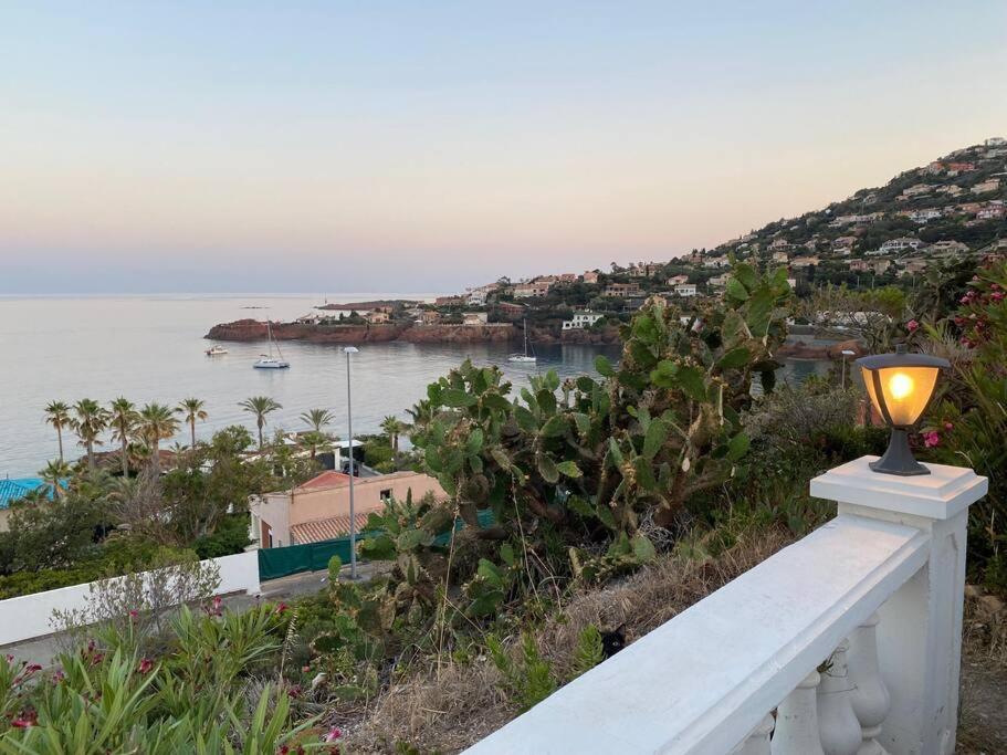 Apartment Et Son Rooftop Panoramique, Antheor, Raphael, A Pieds Saint-Raphael (Var)